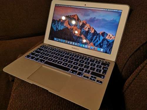 **IMMACULATE**Amazing Apple Macbook Air*EARLY 2015*i5-5250U*4GB RAM*128GB SSD*BACKLIT*70 CYCLES!